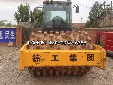 二手徐工22吨振动压路机（带泡钉）