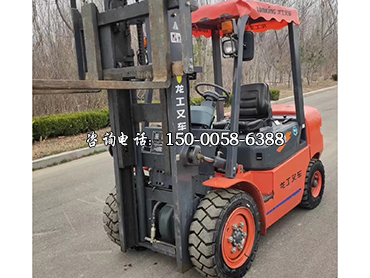 二手龙工3吨叉车